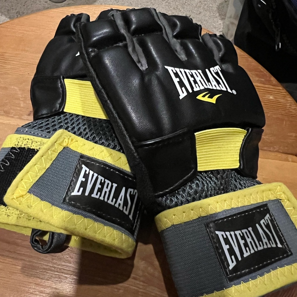 Everlast Women Cardio Kickboxing Fitness Gloves Black Yellow Size M New